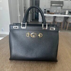 GUCCI BLACK LEATHER ZUMI TOP HANDLE MEDIUM, Authentic